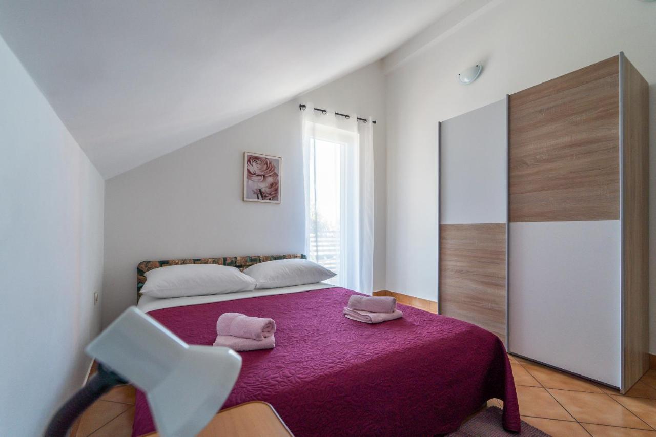 Apartment Nada เพทรอซาเน ภายนอก รูปภาพ