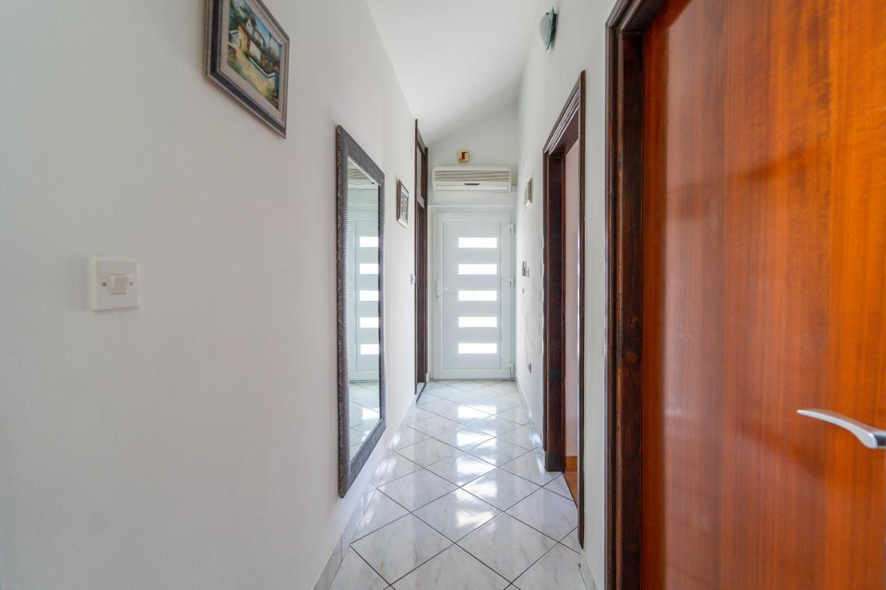Apartment Nada เพทรอซาเน ภายนอก รูปภาพ