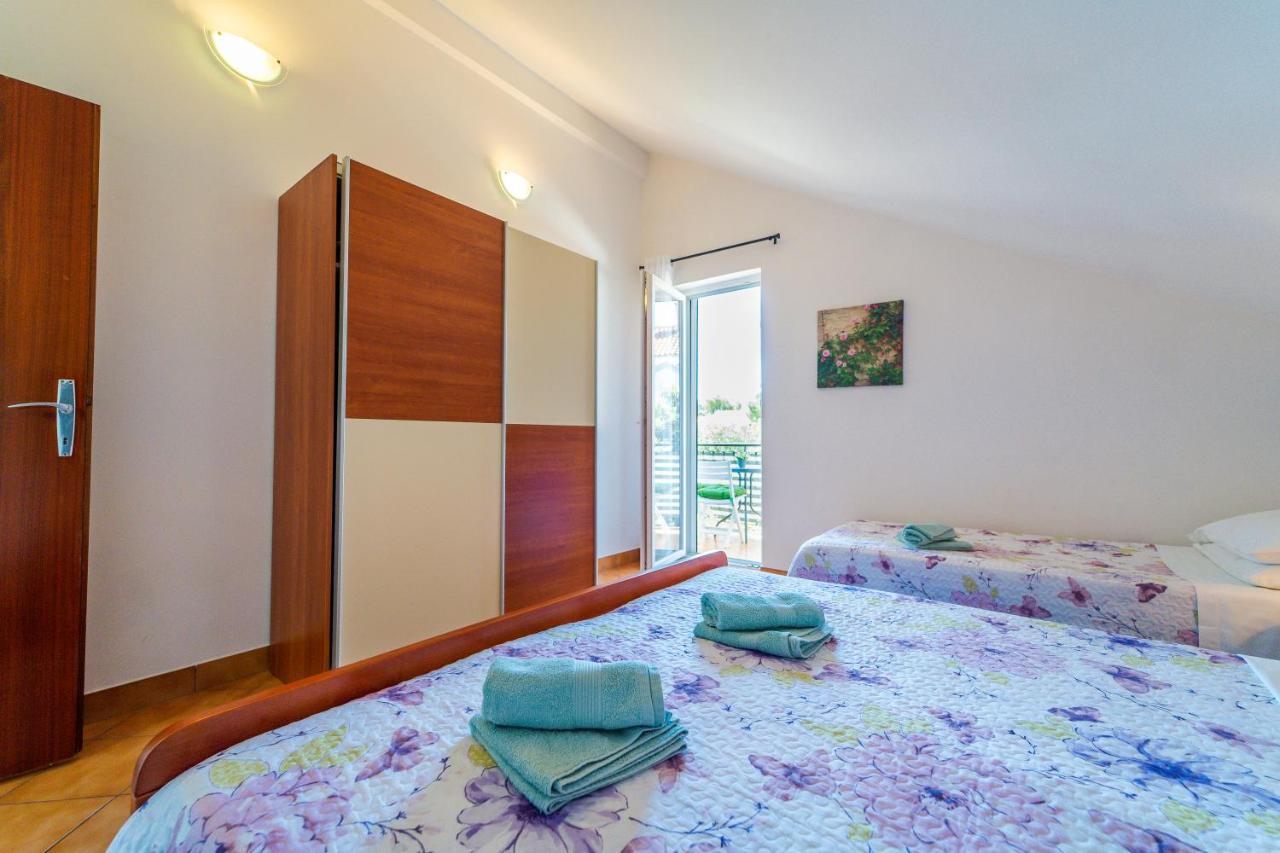 Apartment Nada เพทรอซาเน ภายนอก รูปภาพ