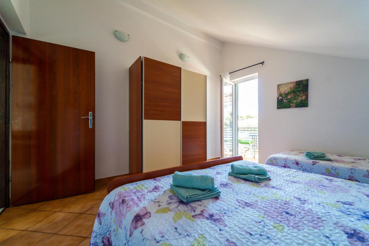 Apartment Nada เพทรอซาเน ภายนอก รูปภาพ